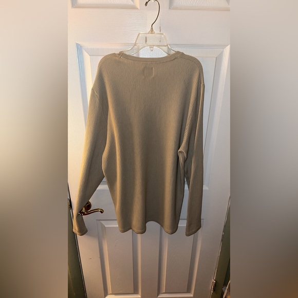 Light Weight Ribbed Sweater. - Picture 2 of 5